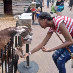 Meet your Posher, Robyn